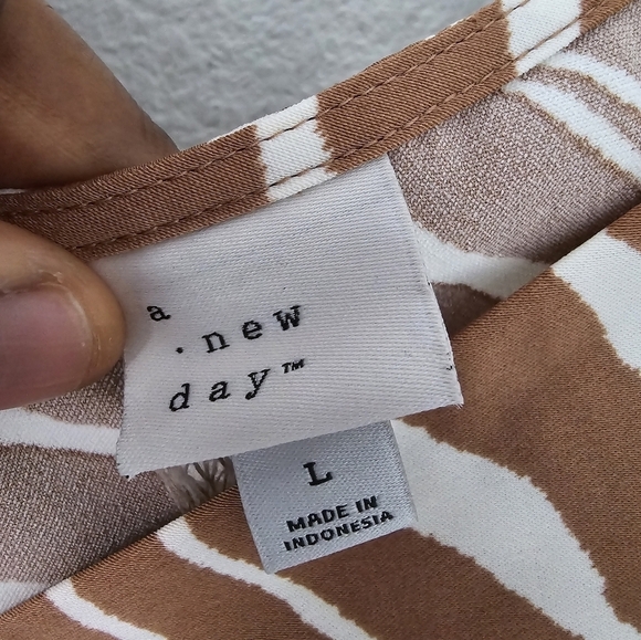 A New Day Slip Dress Women Beige Zebra Print Sz L Babydoll Minimalist New - Picture 13 of 15